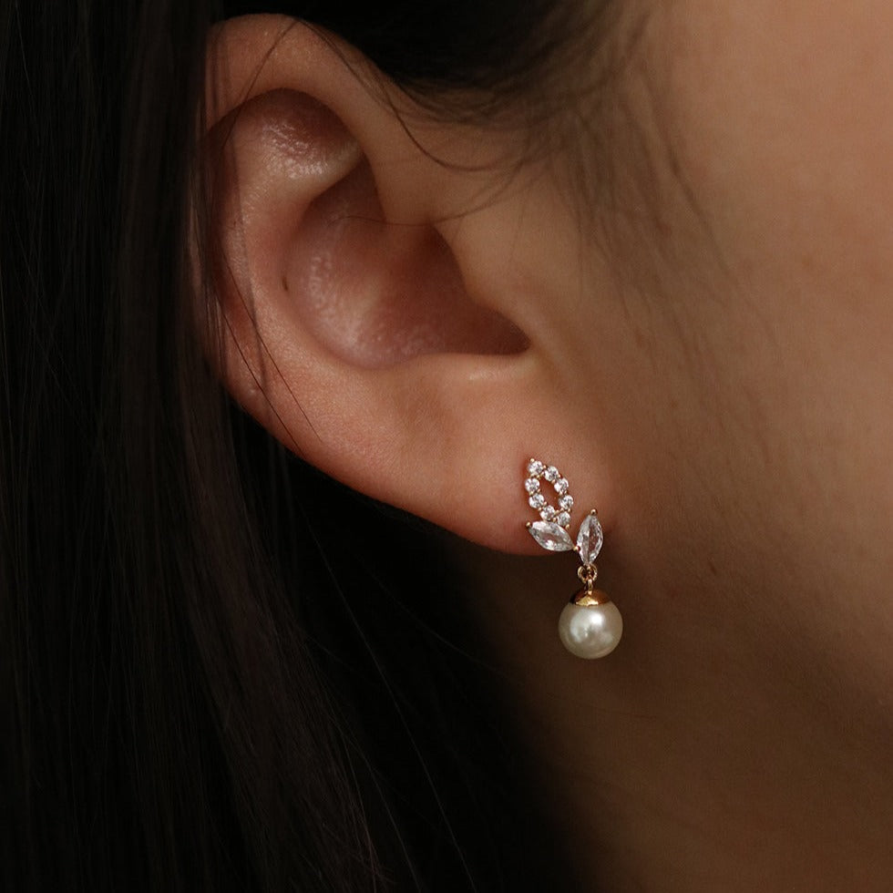 Laurel pearl drop earrings-2